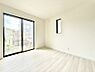 室内：■落ち着いた色合いのお部屋で穏やかな時間を楽しめます