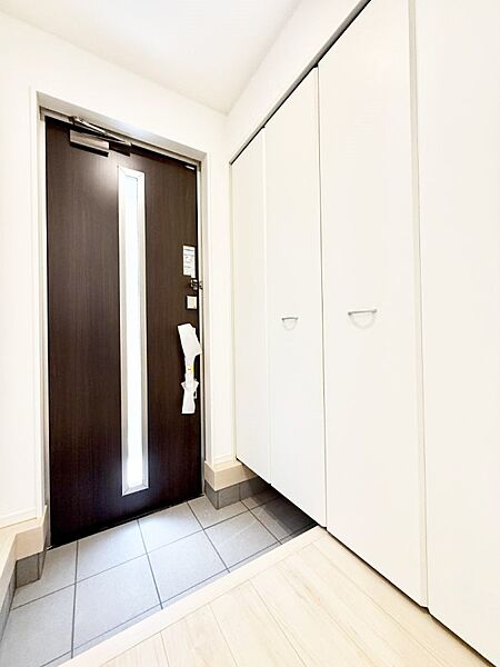 玄関を拡大表示