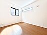室内：2号棟  ■落ち着いた色合いのお部屋で穏やかな時間を楽しめます