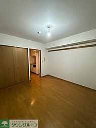 ドゥ・ミル・レジデンス 102 1階1LDKのリビング/ダイニング