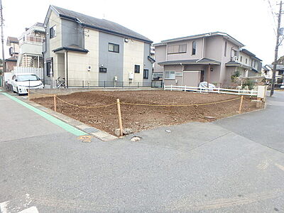 外観：建築条件なし売地　開放感のある北・西角地です