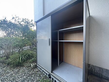 専用庭 トランクルーム 外用品やアウトドア用品などの収納に重宝