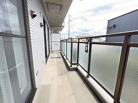 南西向き陽当り良好バルコニー お洗濯ものもすっきり乾きます
