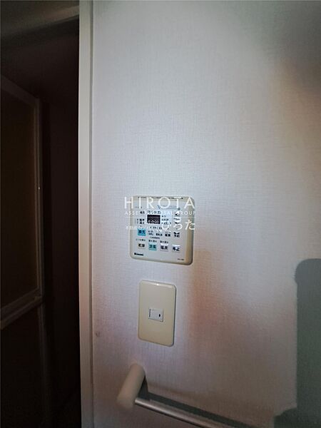 アクシオ足立