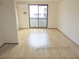 エミナ・コレージュＢ棟 1階2LDKのリビング/ダイニング