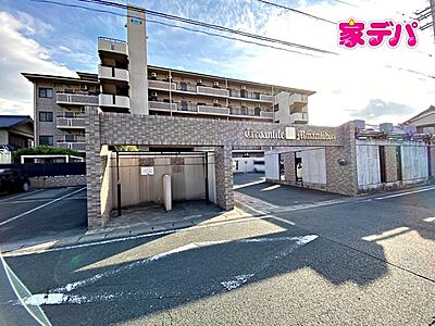 外観：【ペット飼育可】中部小学校、南部中学校が徒歩10分以内！ 大通りに出やすく多方面への移動に便利な立地です。