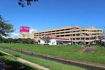 イオン豊川店(710m)