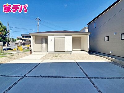 外観:【3号棟】完成しました! ・長期優良住宅 ・平屋建て ・4LDK ・LDK18.7帖、隣接洋室4.5帖 ・全居室収納完備 ・パントリー ・シューズクローク ・トイレ2ヶ所 ・駐車場5台分 外観:【3号棟】完成しました! ・長期優良住宅 ・平屋建て ・4LDK ・LDK18.7帖、隣接洋室4.5帖 ・全居室収納完備 ・パントリー ・シューズクローク ・トイレ2ヶ所 ・駐車場5台分