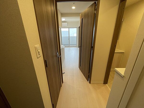 画像13:同マンション反転タイプの部屋写真