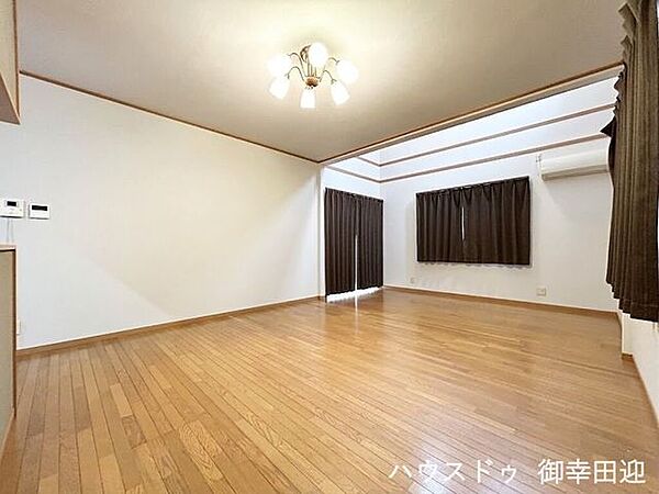 リビング/ダイニングを拡大表示