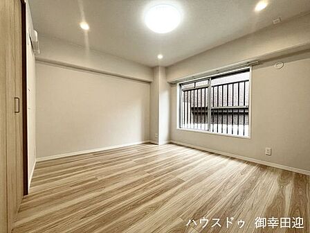 ■6.9帖洋室■心からリラックスできる静けさ、上質な眠りで、毎日をリセットします。明日への活力を養う空間です。