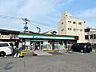 周辺：ファミリーマート草牟田町店（80m）