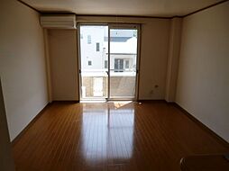 レフィナード・ＴII 0102 1階ワンルームのリビング/ダイニング