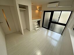 グランスイート中郡 0203 2階1Kのリビング/ダイニング