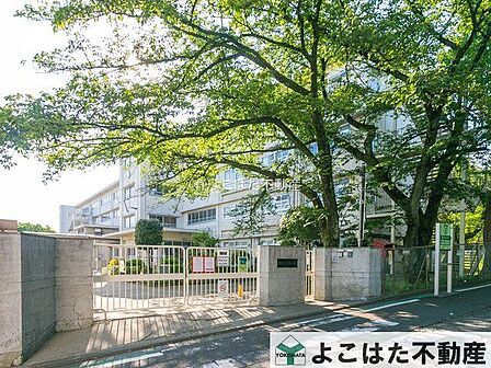 川崎市立三田小学校 徒歩8分。 630m