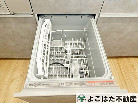 ビルトインタイプの食洗機を標準装備。手荒れの心配も無く、洗い物に時間を取られない分、ご家族で過ごす時間が増やせます。