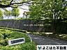 周辺：多摩市立大松台小学校 徒歩10分。 750m