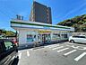 周辺：ファミリーマート 折尾堀川町店 613m