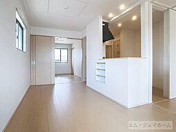 パラディヴェール 201 2階2LDKのリビング/ダイニング