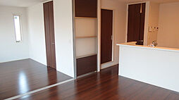 アルブル　B棟 201 2階3LDKのリビング/ダイニング