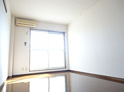 フーミン 102 1階1Kのリビング/ダイニング