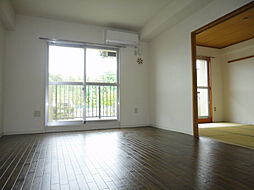 モン・シェリマ・シェリ 206 2階3LDKのリビング/ダイニング