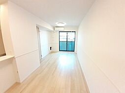 ラフィーネIII 102 1階1LDKのリビング/ダイニング