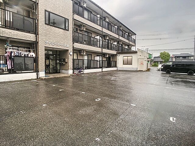 9 / 13