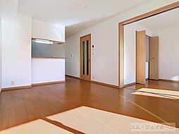 JR東海道・山陽本線 南彦根駅 徒歩12分の賃貸アパート 2階2LDKのリビング/ダイニング