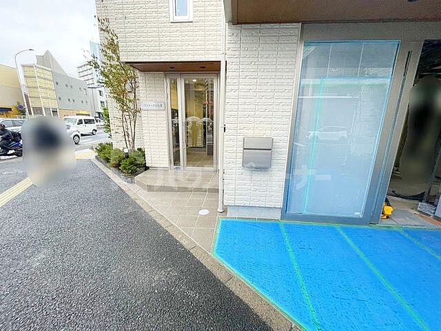 18 / 30