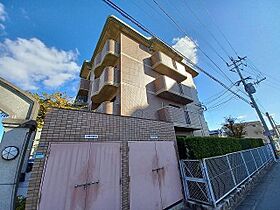 ローヤル南福岡  ｜ 福岡県福岡市博多区井相田３丁目（賃貸マンション3LDK・4階・70.04㎡） その1