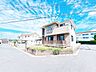 外観：【期間限定8/30まで現況販売】南東角地の日当たり良好な住宅です。前面道路も約6ｍの幅員があるので、駐車もしやすいです。