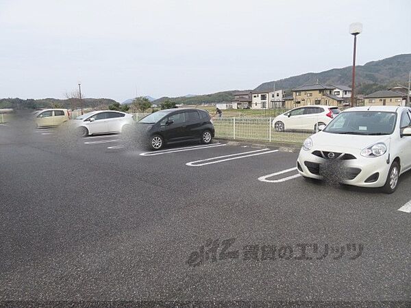 画像5:駐車場