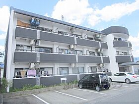 京都府亀岡市大井町小金岐２丁目（賃貸マンション3LDK・1階・64.59㎡） その1