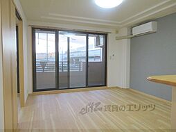 グランデール湯原 201 2階2LDKのリビング/ダイニング