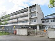 柏原中学校まで1600メートル