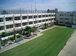 世田谷区立旭小学校 690m