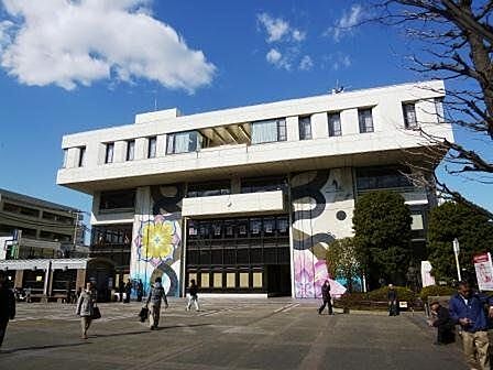 世田谷区立烏山図書館 690m