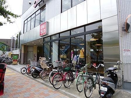 ユニクロ世田谷上町店 560m