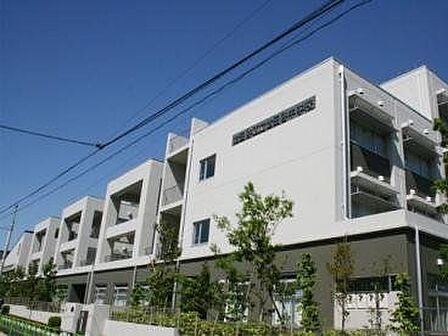 世田谷区立世田谷中学校 360m