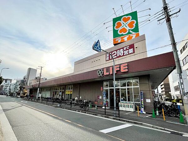 画像28:【スーパー】ライフ 西田辺店まで688ｍ