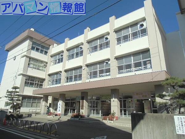 画像21:新潟市立上所小学校 536m