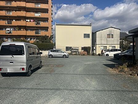 【駐車場】