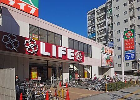 ライフ亀戸店 徒歩15分。 1200m