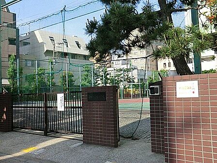 墨田区立緑小学校 徒歩6分。 470m