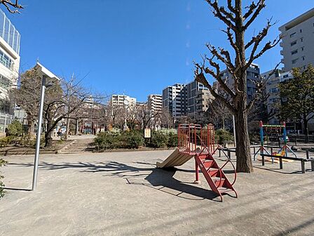 竹町公園 徒歩5分。 360m