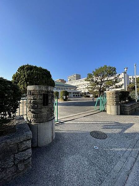 広島市立宇品小学校 960m