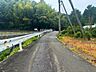 その他：幅員約3mの前面道路です。セットバックが必要となりますが、道路の幅が広がり見通しも良くなるので、安全性も高くなります。（2026年8月14日撮影）