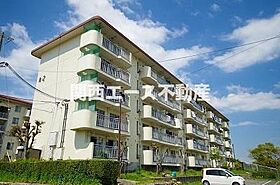 大阪府泉南郡熊取町美熊台2丁目（賃貸マンション2LDK・1階・52.99㎡） その1