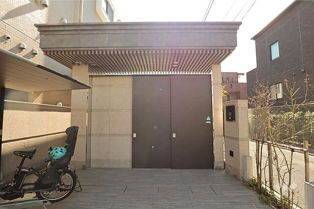 エントランス ロイヤルシーズン南麻布ヒルサイド 2階/-